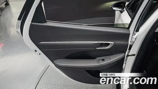 Hyundai Sonata Hybrid 2021 — Photo 10/30