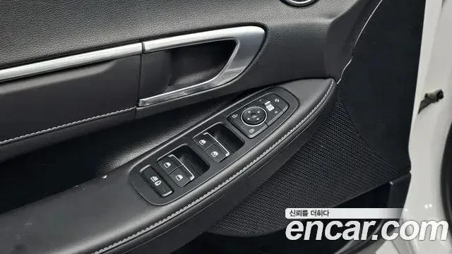 Hyundai Sonata Hybrid 2021 — Photo 15/30