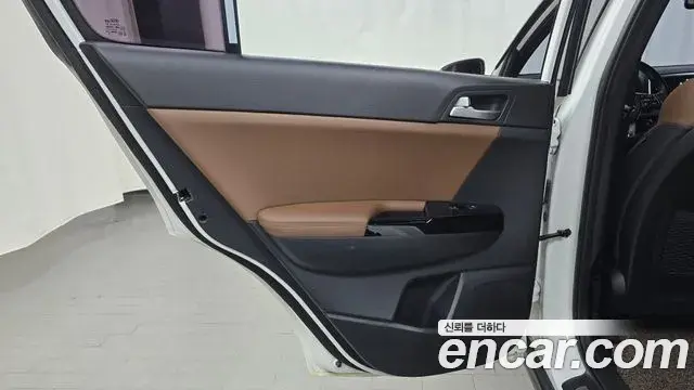 Kia Sportage The Bold 2019 — ფოტო 21/35