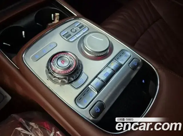 Genesis G90 2023 — Photo 15/20