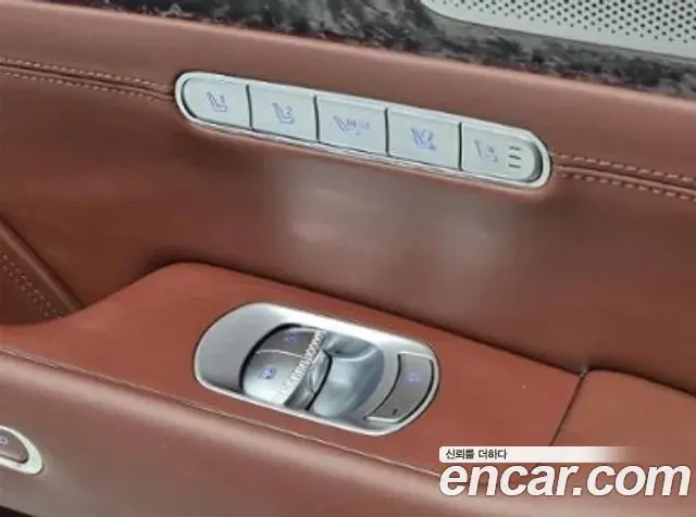 Genesis G90 2023 — Photo 16/20