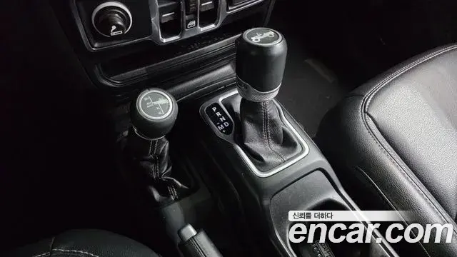 Jeep Wrangler 2019 — Фото 9/20