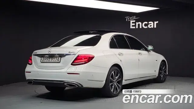 Mercedes-Benz E-Class 2019 — Фото 2/20