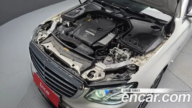 Mercedes-Benz E-Class 2019 — Фото 6/20
