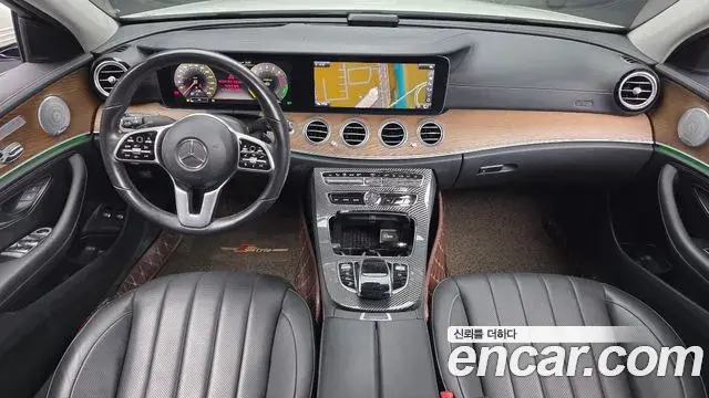 Mercedes-Benz E-Class 2019 — Фото 7/20