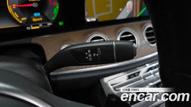 Mercedes-Benz E-Class 2019 — Фото 9/20