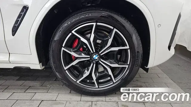 BMW X4 2022 — Şəkil 13/32