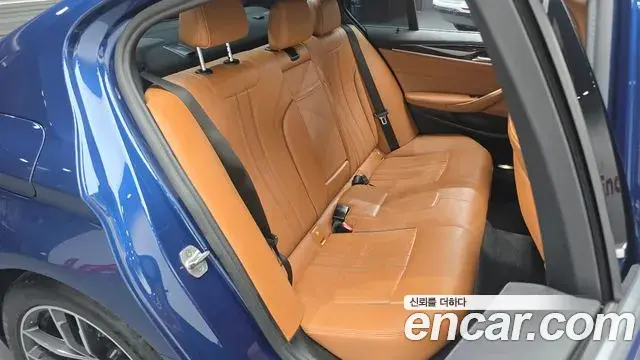 BMW 5 Series 2020 — Фото 12/20