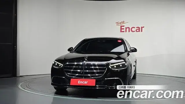 Mercedes-Benz S-Class 2022 — Photo 9/20
