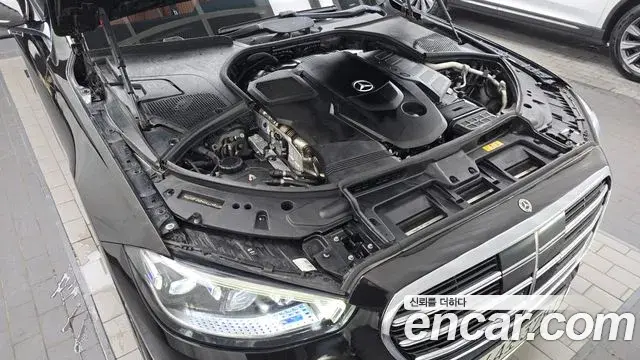 Mercedes-Benz S-Class 2022 — Photo 19/20