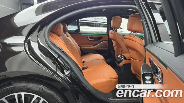 Mercedes-Benz S-Class 2022 — Photo 8/20
