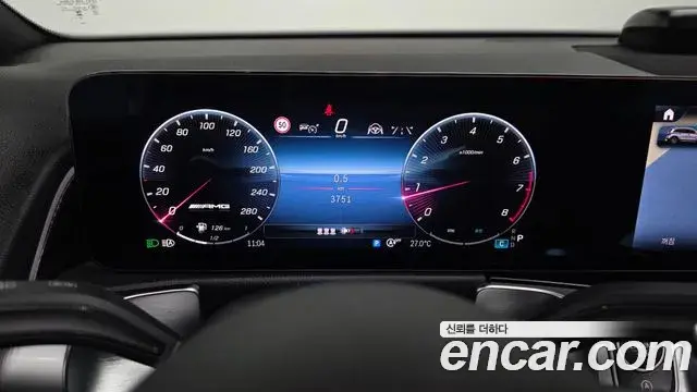 Mercedes-Benz GLB-Class 2025 — Photo 16/20