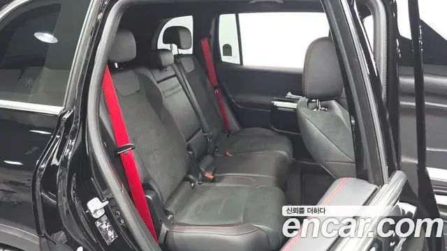 Mercedes-Benz GLB-Class 2025 — Photo 4/20