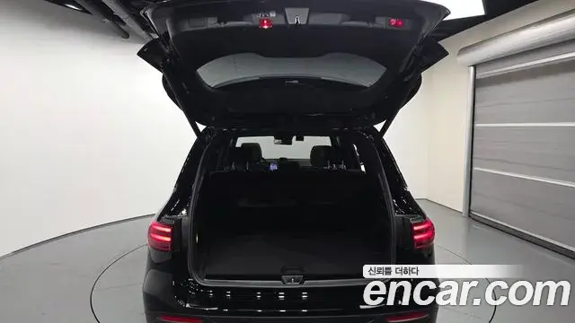 Mercedes-Benz GLB-Class 2025 — Photo 13/20