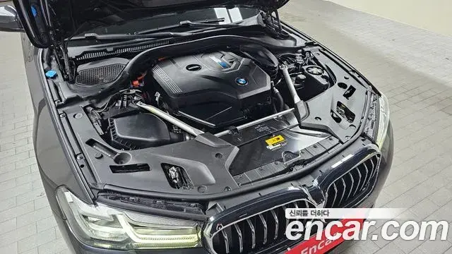 BMW 5 Series 2020 — ფოტო 25/31
