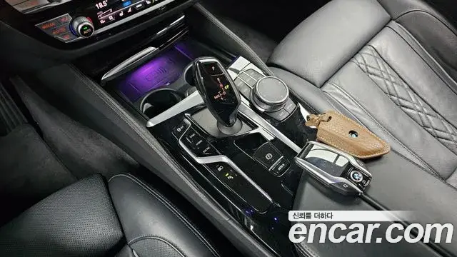 BMW 5 Series 2020 — ფოტო 17/31