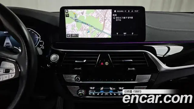 BMW 5 Series 2020 — ფოტო 16/31