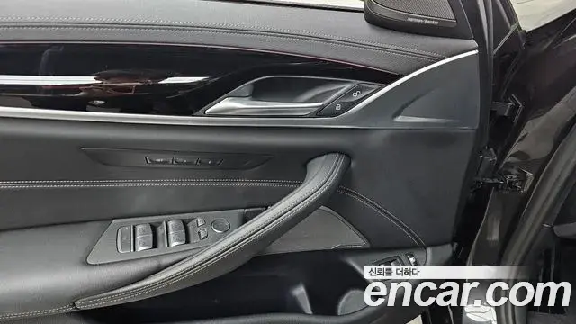 BMW 5 Series 2020 — ფოტო 12/31