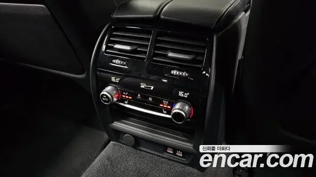 BMW 5 Series 2020 — ფოტო 24/31