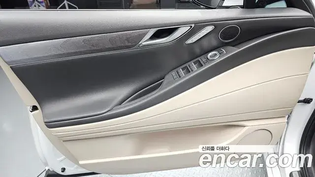 Genesis G80 2022 — Photo 12/34