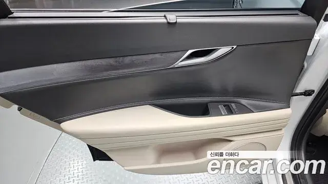 Genesis G80 2022 — Photo 14/34