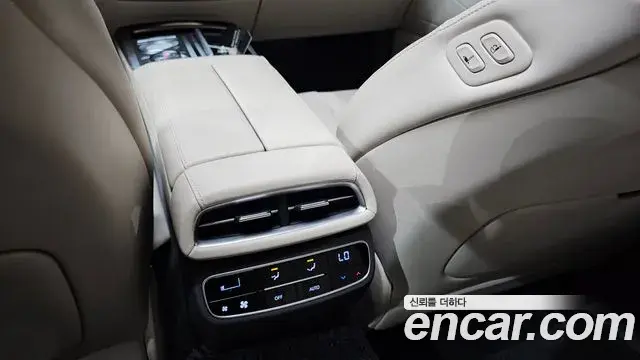 Genesis G80 2022 — Photo 15/34