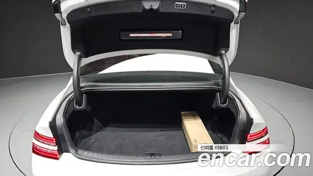 Genesis G80 2022 — Photo 28/34