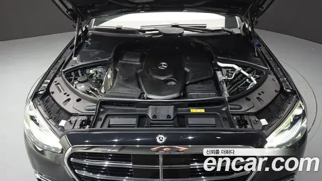 Mercedes-Benz S-Class 2022 — ფოტო 17/20