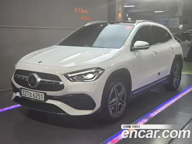 Mercedes-Benz GLA-Class 2023 — Photo 5/20