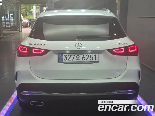 Mercedes-Benz GLA-Class 2023 — Photo 19/20