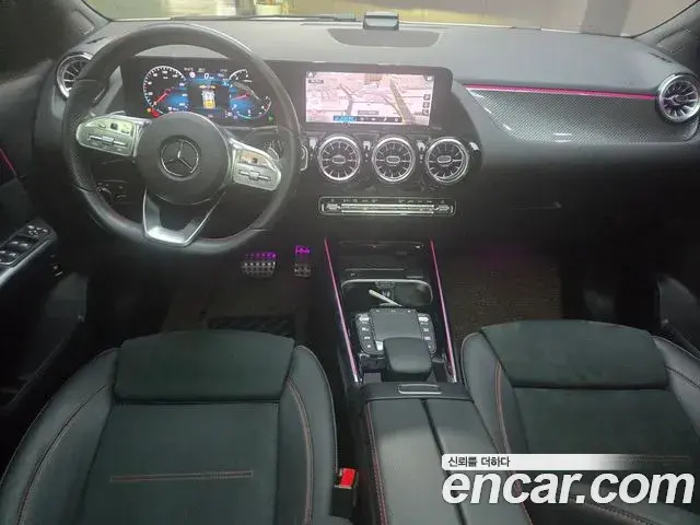 Mercedes-Benz GLA-Class 2023 — Photo 16/20