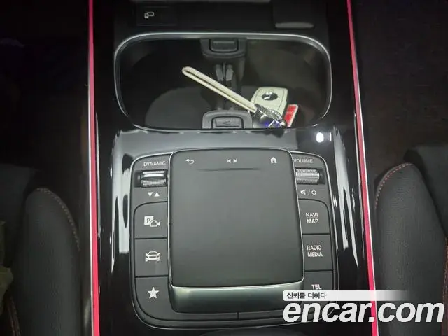 Mercedes-Benz GLA-Class 2023 — Photo 7/20