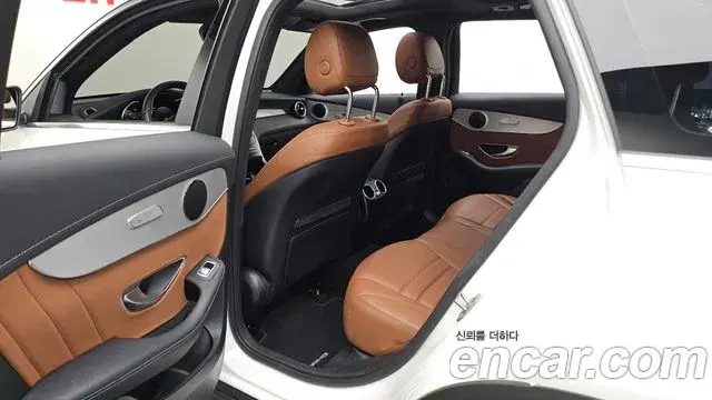 Mercedes-Benz GLC-Class 2022 — ფოტო 31/34