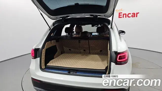 Mercedes-Benz GLC-Class 2022 — ფოტო 29/34