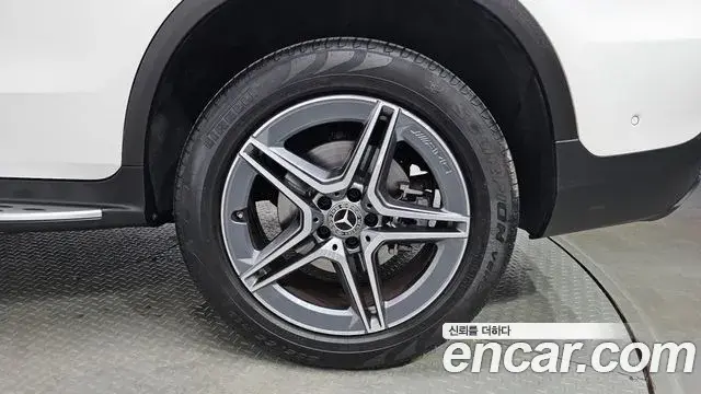 Mercedes-Benz GLC-Class 2022 — ფოტო 28/34