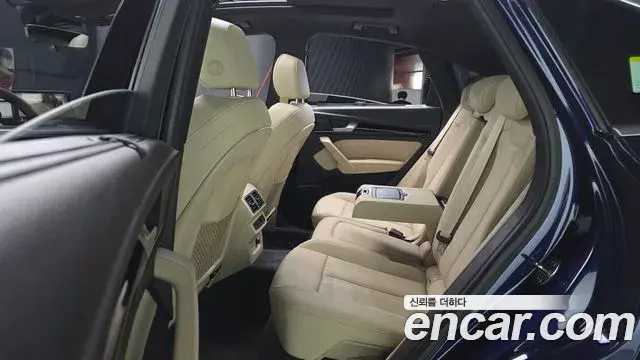 Audi Q5 2022 — ფოტო 24/37