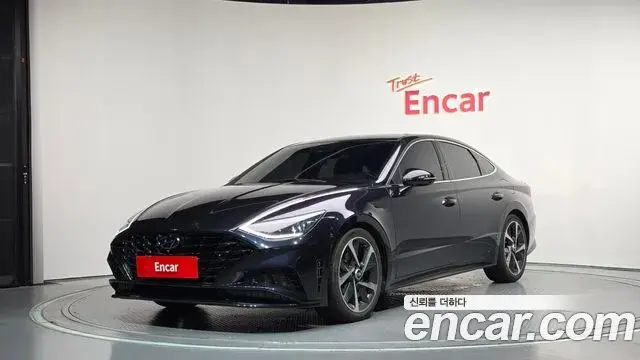 Hyundai Sonata 2021 — Фото 1/20