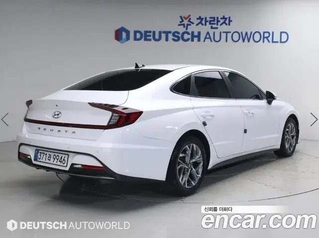 Hyundai Sonata Hybrid 2022 — Photo 8/20