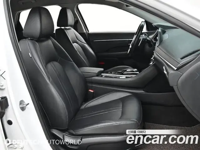 Hyundai Sonata Hybrid 2022 — Photo 10/20