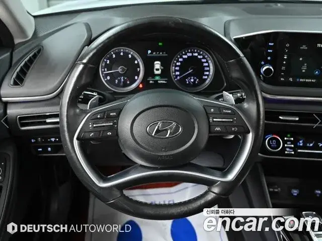 Hyundai Sonata Hybrid 2022 — Photo 1/20