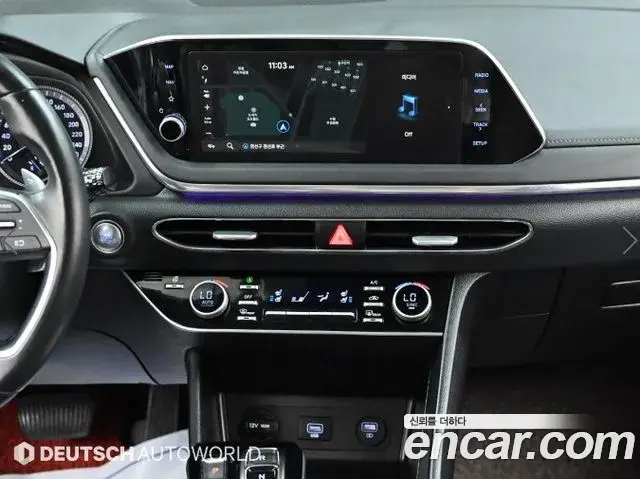 Hyundai Sonata Hybrid 2022 — Photo 14/20