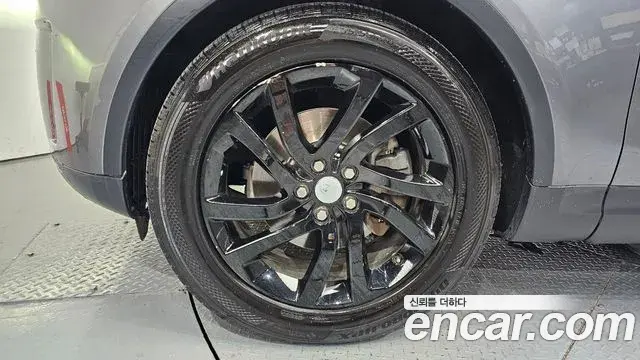 Land Rover Discovery 5 2018 — ფოტო 11/20