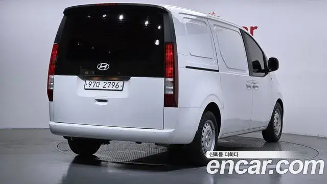 Hyundai Staria 2021 — Фото 2/20