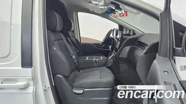 Hyundai Staria 2021 — Фото 11/20