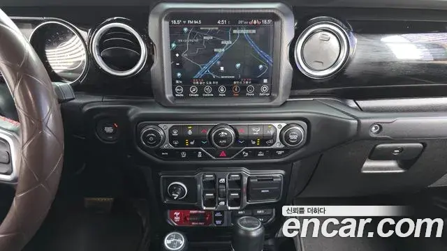 Jeep Gladiator 2021 — Photo 8/32