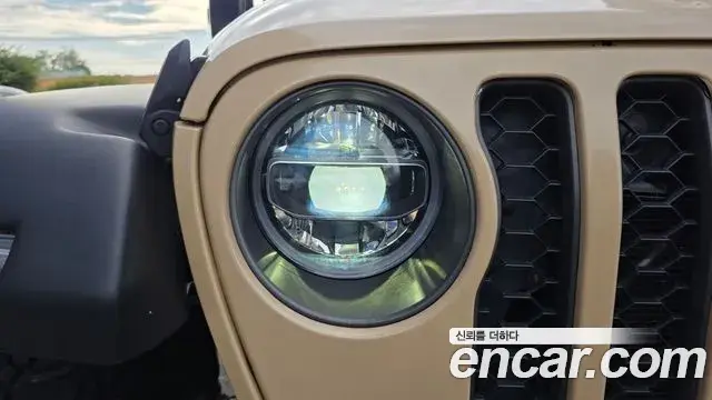 Jeep Gladiator 2021 — Photo 22/32