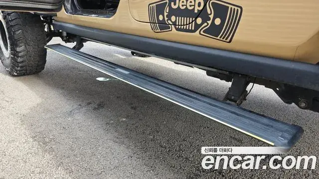 Jeep Gladiator 2021 — Photo 19/32