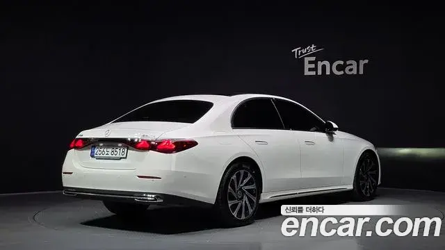 Mercedes-Benz E-Class 2024 — Şəkil 4/33