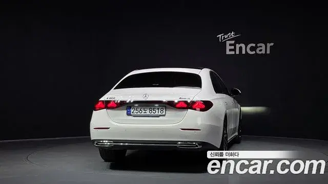 Mercedes-Benz E-Class 2024 — Şəkil 15/33