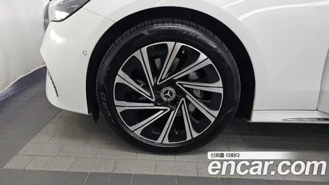 Mercedes-Benz E-Class 2024 — Şəkil 27/33